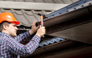 gutter repair Great Ellingham, Norfolk